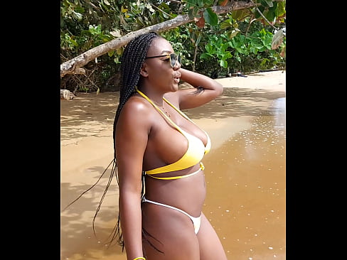 Ebony sexy big tiits at the  beach