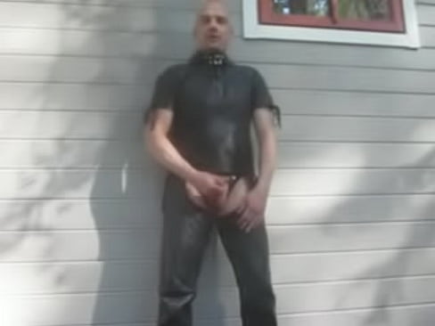 Kinky gay Juha masturbates