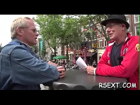 Dude gives journey of amsterdam