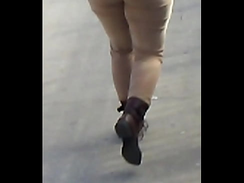 Big spanish booty walking around