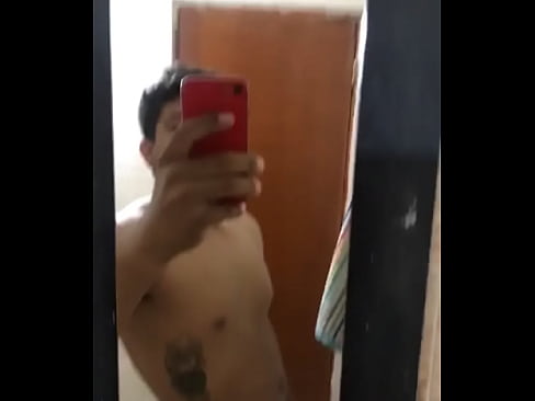 Solo en el baño