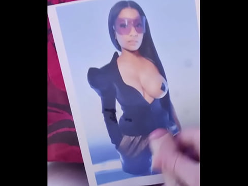 Cum on Nicki