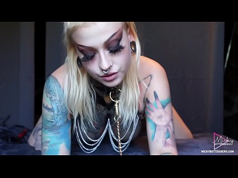 Tattoed girl Micky Bottenberg banged by master