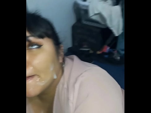 Latina takes a huge load to the face