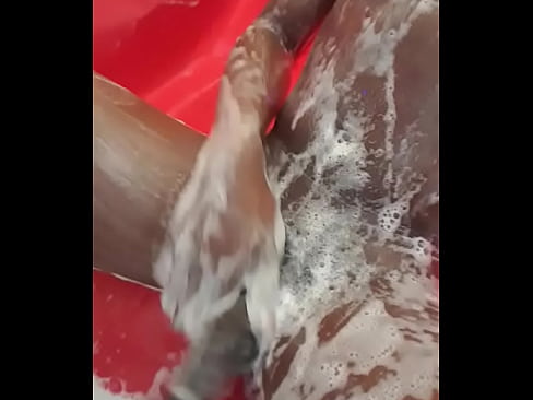 Daddi Jerking in shower 10inch