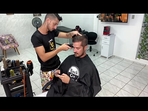 Cortando o cabelo e brincando um  pouco