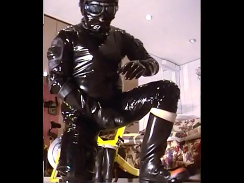 Roxina2003HornyRubberOx280103XL.WMV