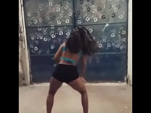 Joyce Dançando