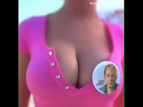 Big tits bouncing