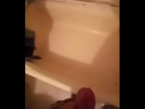 Vid of cum in bath tub