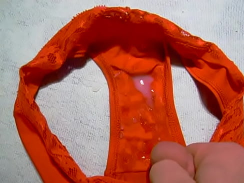 roter Slip mit Sperma.AVI