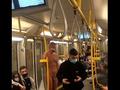 Totally naked guy in Berlin u-bahn