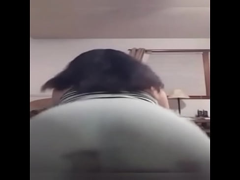 Thick Latina Popping Ass