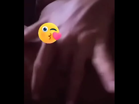 Filipina whore fingering herself