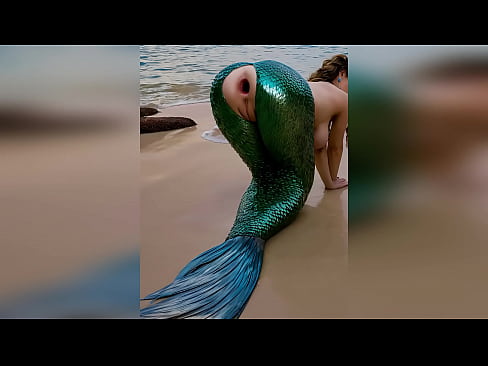 En fremmed knullet en havfrue hardt på stranden og ødela hennes ømme drittsekk gapende med hard anal