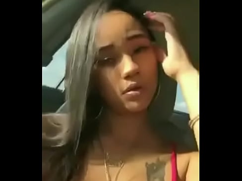 Bella latina masturbándose delicioso