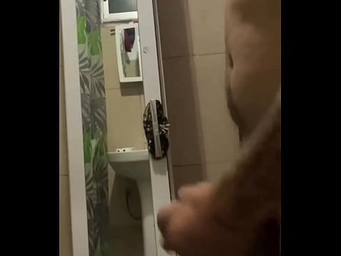 Paja Hombre en el baño Uruguay