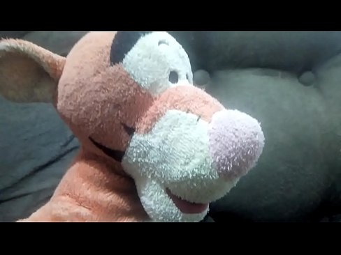 urso pooh e tigrão dos desenhos animados transando loucamente , o ursinho danadinho libera a rodela apos tigrão acertar a charada fudendo ferozmente com muita alegria e diversão diversas piadas no BRIOCO SUPREMO  de nosso amado e quer