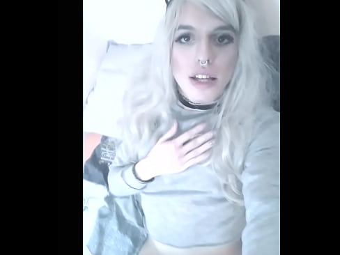 Teen trap blonde teasing herself while locked up