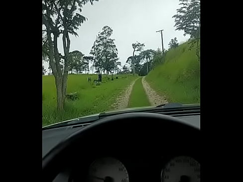 Indo a cidade comer uma puta feia e pobre