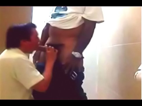 BLACK FAT BLOWJOB IN PUBLIC BATHROOM