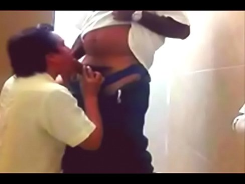 BLACK FAT BLOWJOB IN PUBLIC BATHROOM