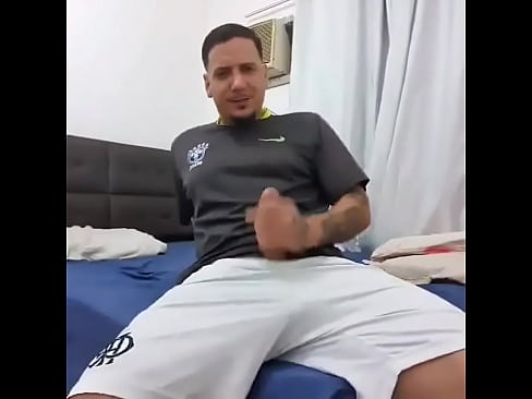 Com piru Durão sozinho em casa