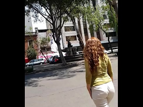 nalguita gordi rica caminando nalgas rebotando