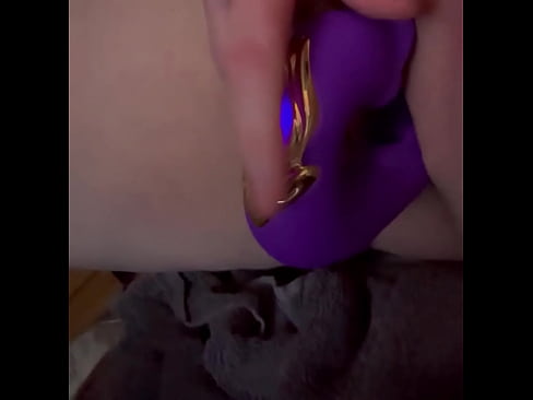 British amateur using her new purple toy from Sohimi