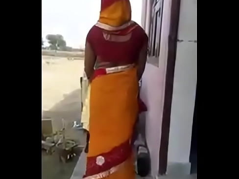 Local bhabhi dance