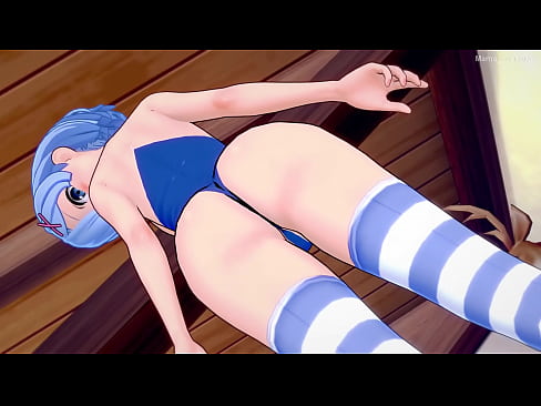 Rem tiene sexo vistiendo un traje de baño apretado