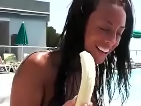 Banana Deepthroat