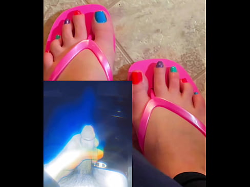 Jerking off at 3am watching Twinkletoes pretty feet pics !!