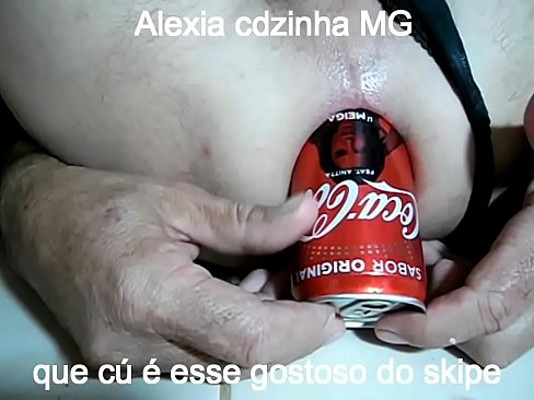 Alexia cdzinha MG penetrando lata de coca no cú iframe src="https://www.xvideos.