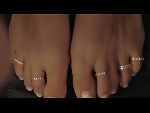 Aesthetic Footjobs - Danielle toe-ring footjob