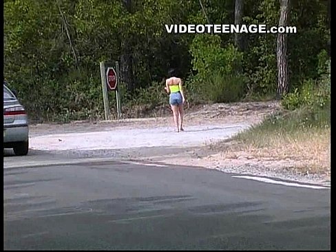 teen blowjob outdoor in public