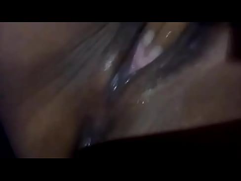 stifmaster14 le pedí una prueba de amor a mi ex novia que ahora es mi vecina y me manda videos picandose el coño hasta que se viene a chorros