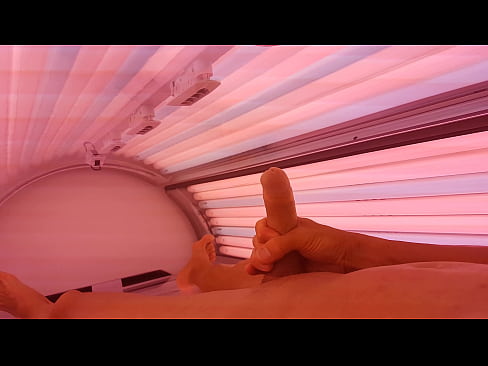 wanking in solarium