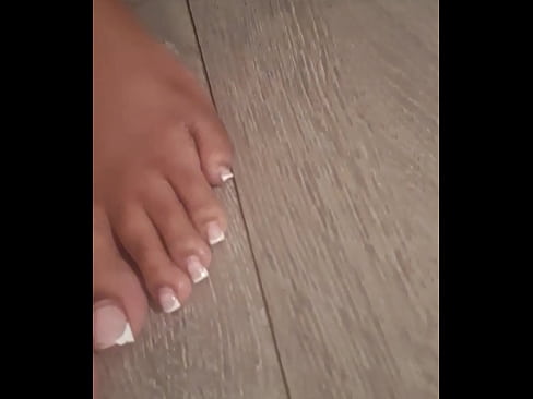 Black girls pedicured toes