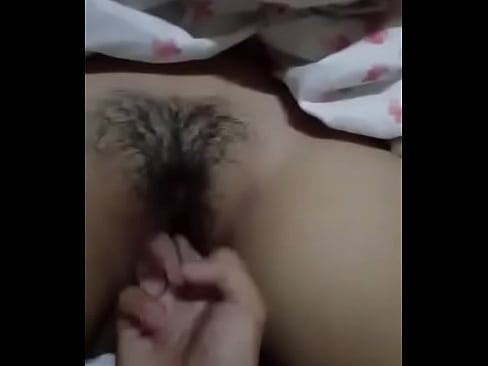 chubby filipina bitch fingered