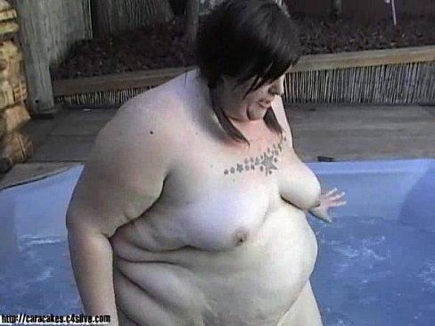 naked bbw in the pool