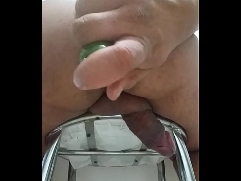Drilling my hole with a Cucumber. Anal fuck