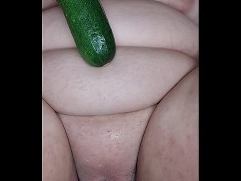 Hungry BBW stretches her creamy pussy with vegetables