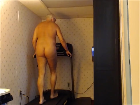 NUDE MAN EXERCISING WATCHING PORN