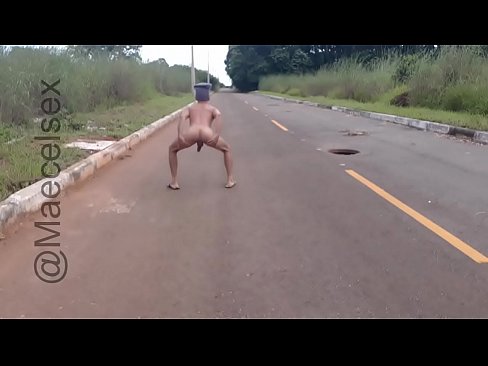 EU NU NA ESTRADA