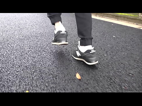 Walk on the road wearing fluffy sneakers