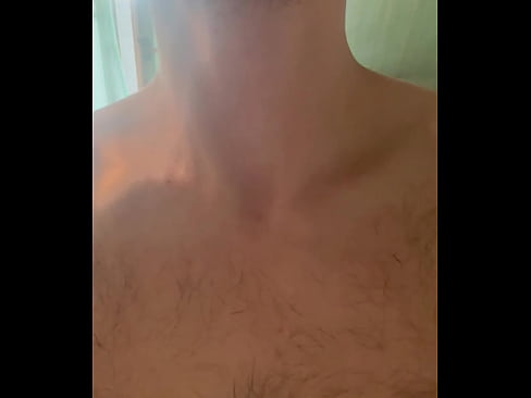 malik vadheim neck iphone video