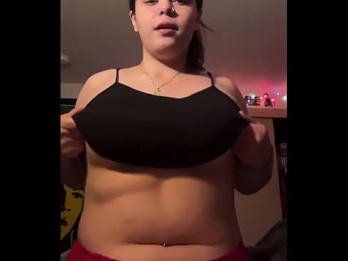 Latina thot shows off