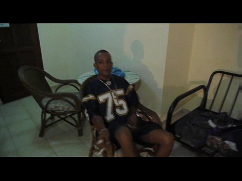 Dominican Hood Thug FRucks his GF in mammas House
