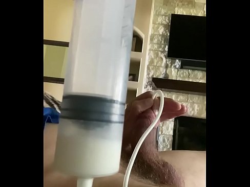 Filling bladder with 150ml milk